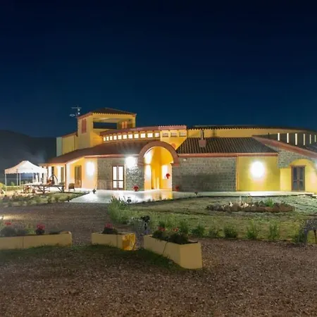S'ena Hotel