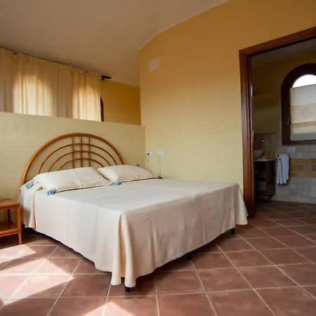 S'ena Hotel *